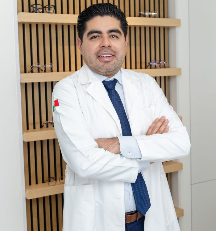 Dr. Irving Flores Carmona